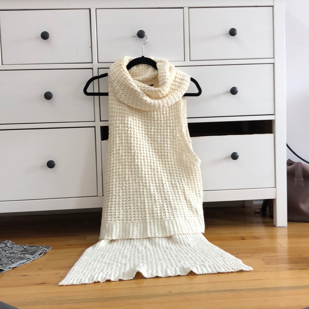 Free People Sleeveless knit sweater